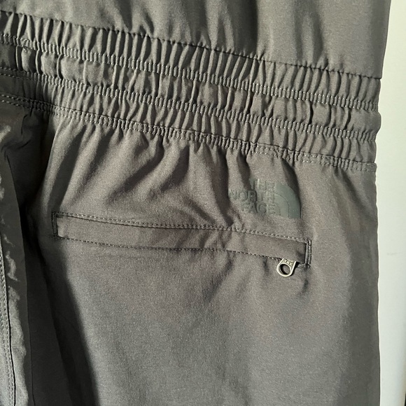 Women's The North Face Never Stop Wearing Jumpsuit size M - Picture 5 of 5